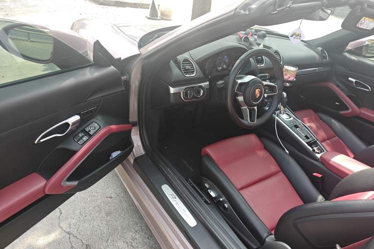 Used Porsche 718 2022 Boxster 2.0T Driver Seat