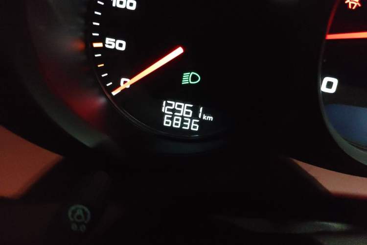 Used Porsche 718 2022 Boxster 2.0T Odometer Close Up