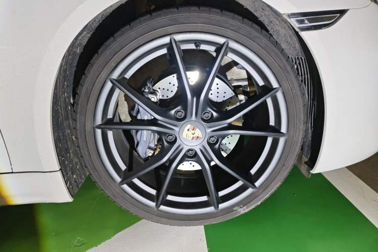 Used Porsche 718 2022 Boxster 2.0T Right Front Wheel Hub