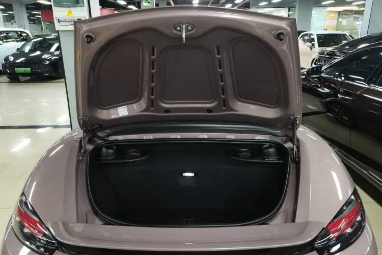 Used Porsche 718 2022 Boxster 2.0T Engine Bay