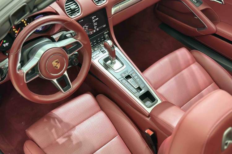 Used Porsche 718 2022 Boxster 2.0T Interior 1
