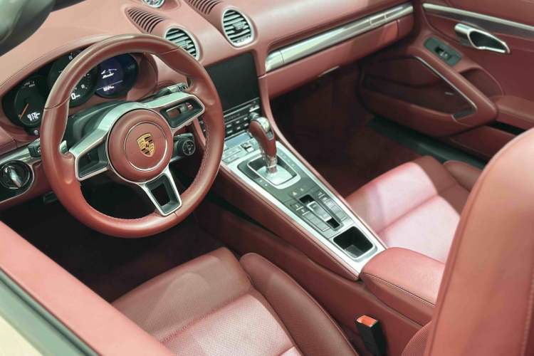 Used Porsche 718 2022 Boxster 2.0T Interior 11