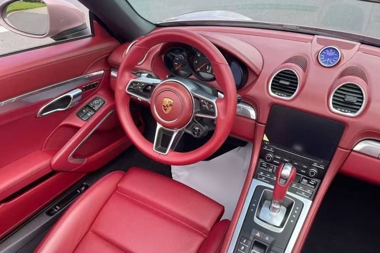 Used Porsche 718 2022 Boxster 2.0T Interior 2