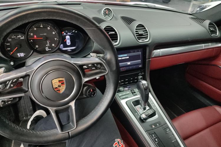 Used Porsche 718 2022 Cayman 2.0T Interior 2