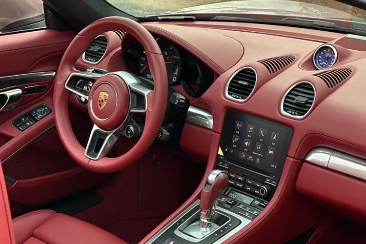 Used Porsche 718 2022 Boxster 2.0T Interior 3