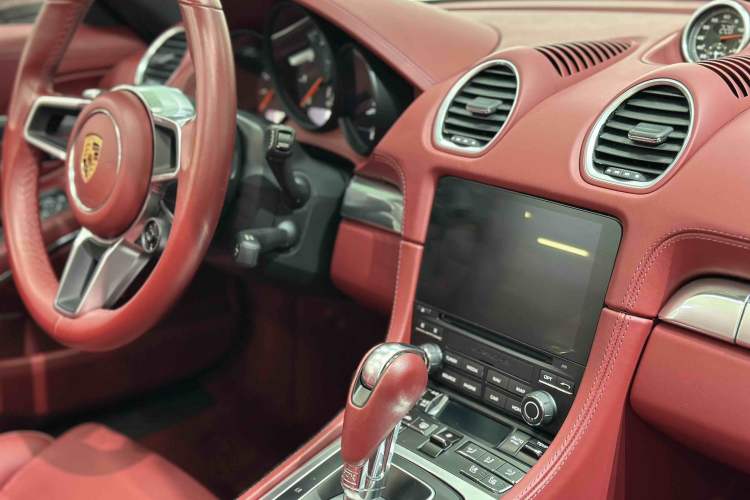 Used Porsche 718 2022 Boxster 2.0T Interior 7
