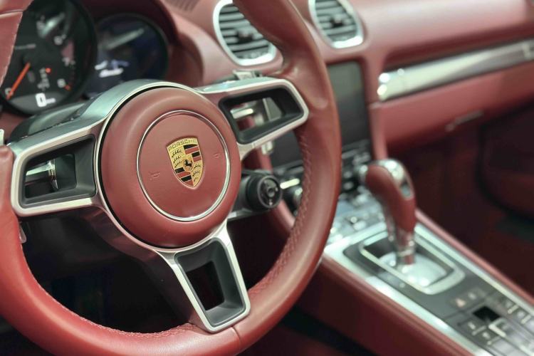 Used Porsche 718 2022 Boxster 2.0T Interior 8