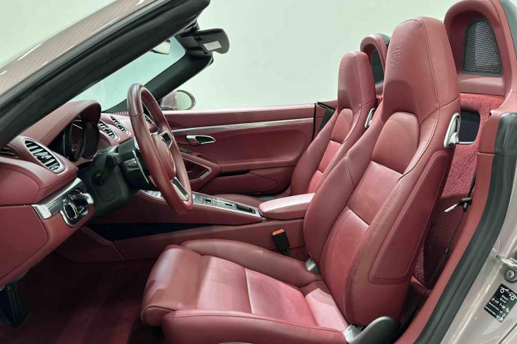 Used Porsche 718 2022 Boxster 2.0T Interior 9