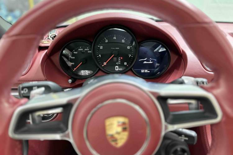 Used Porsche 718 2022 Boxster 2.0T Odometer Close Up