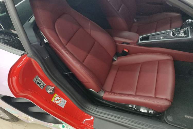 Used Porsche 718 2022 Cayman 2.0T Right Front Seat
