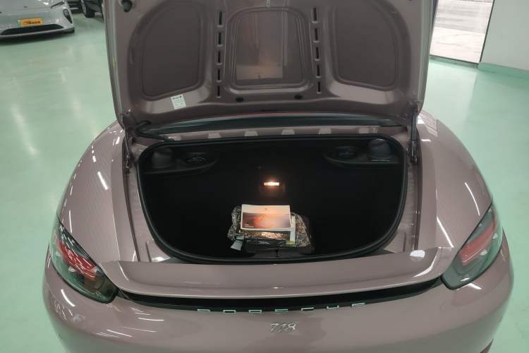 Used Porsche 718 2022 Boxster 2.0T Trunk