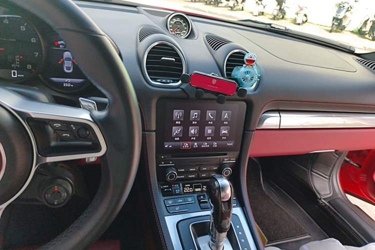 Used Porsche 718 2022 Cayman 2.0T Audio And AC Panel