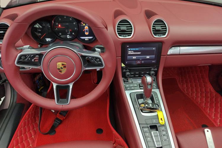 Used Porsche 718 2022 Boxster 2.0T Center Console