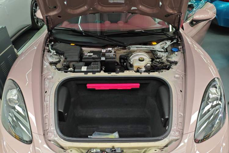 Used Porsche 718 2022 Boxster 2.0T Engine Bay