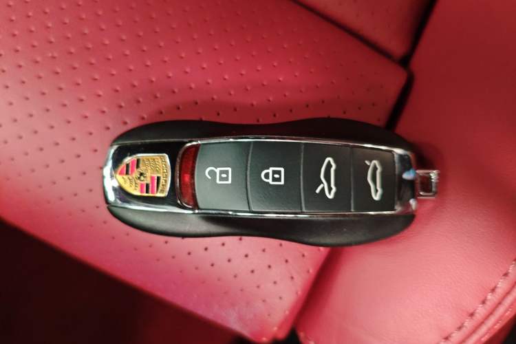 Used Porsche 718 2022 Boxster 2.0T Interior 1
