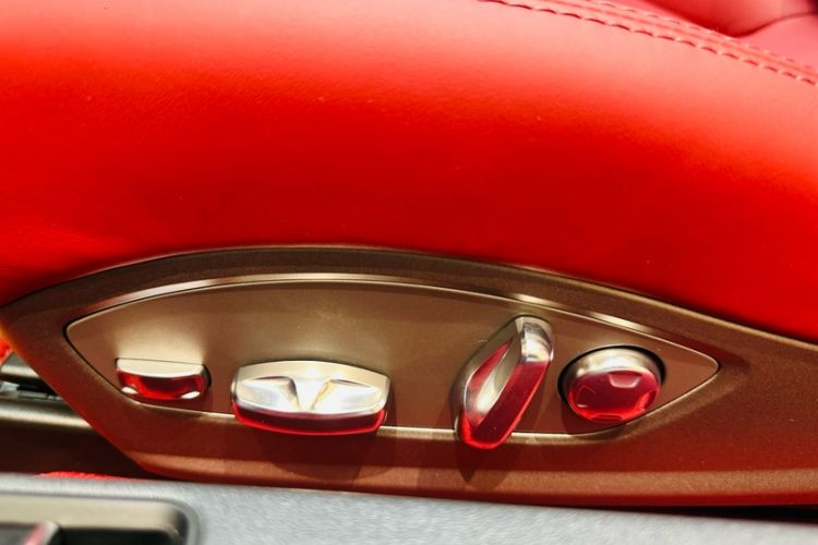 Used Porsche 718 2022 Boxster 2.0T Interior 10