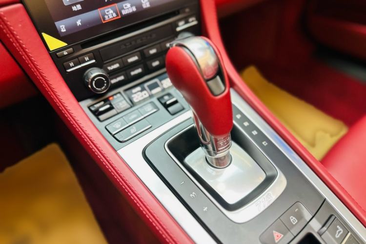 Used Porsche 718 2022 Boxster 2.0T Interior 4