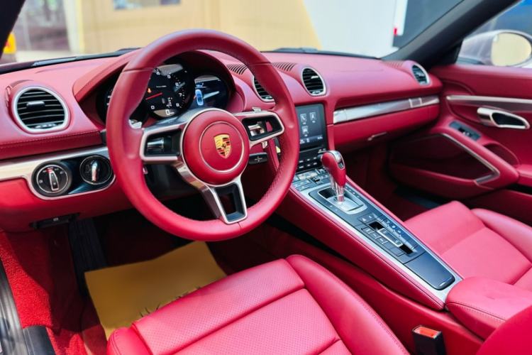 Used Porsche 718 2022 Boxster 2.0T Interior 7