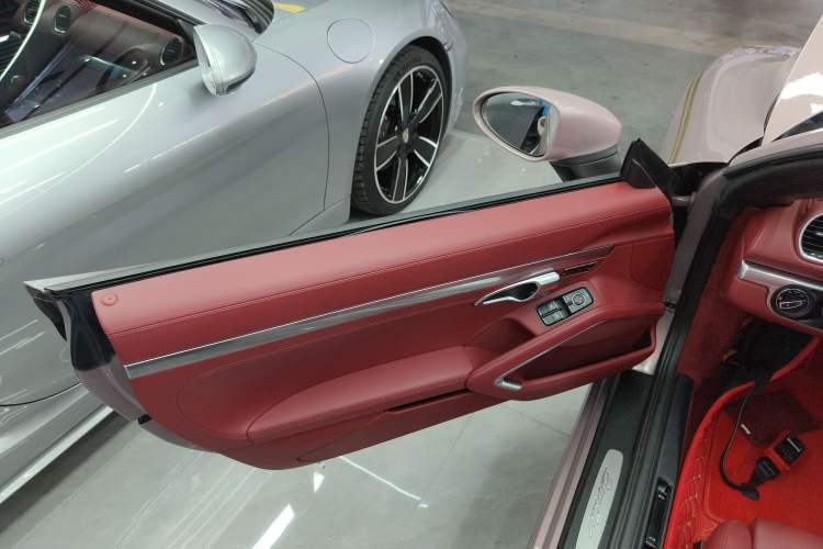 Used Porsche 718 2022 Boxster 2.0T Left Front Door Interior