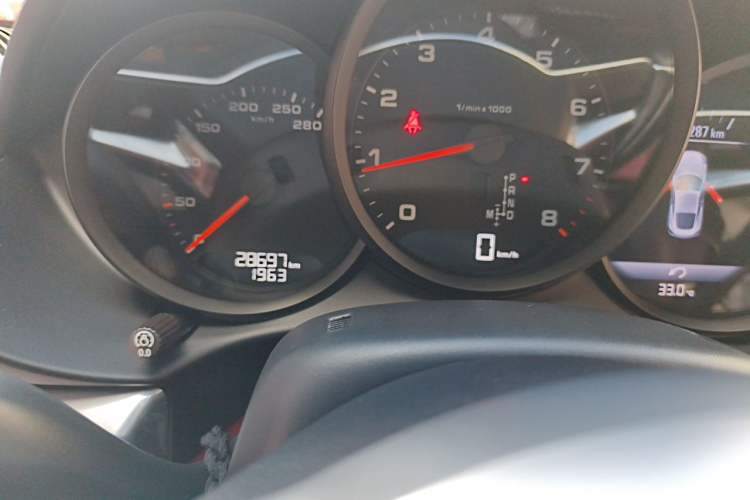 Used Porsche 718 2022 Cayman 2.0T Odometer Close Up
