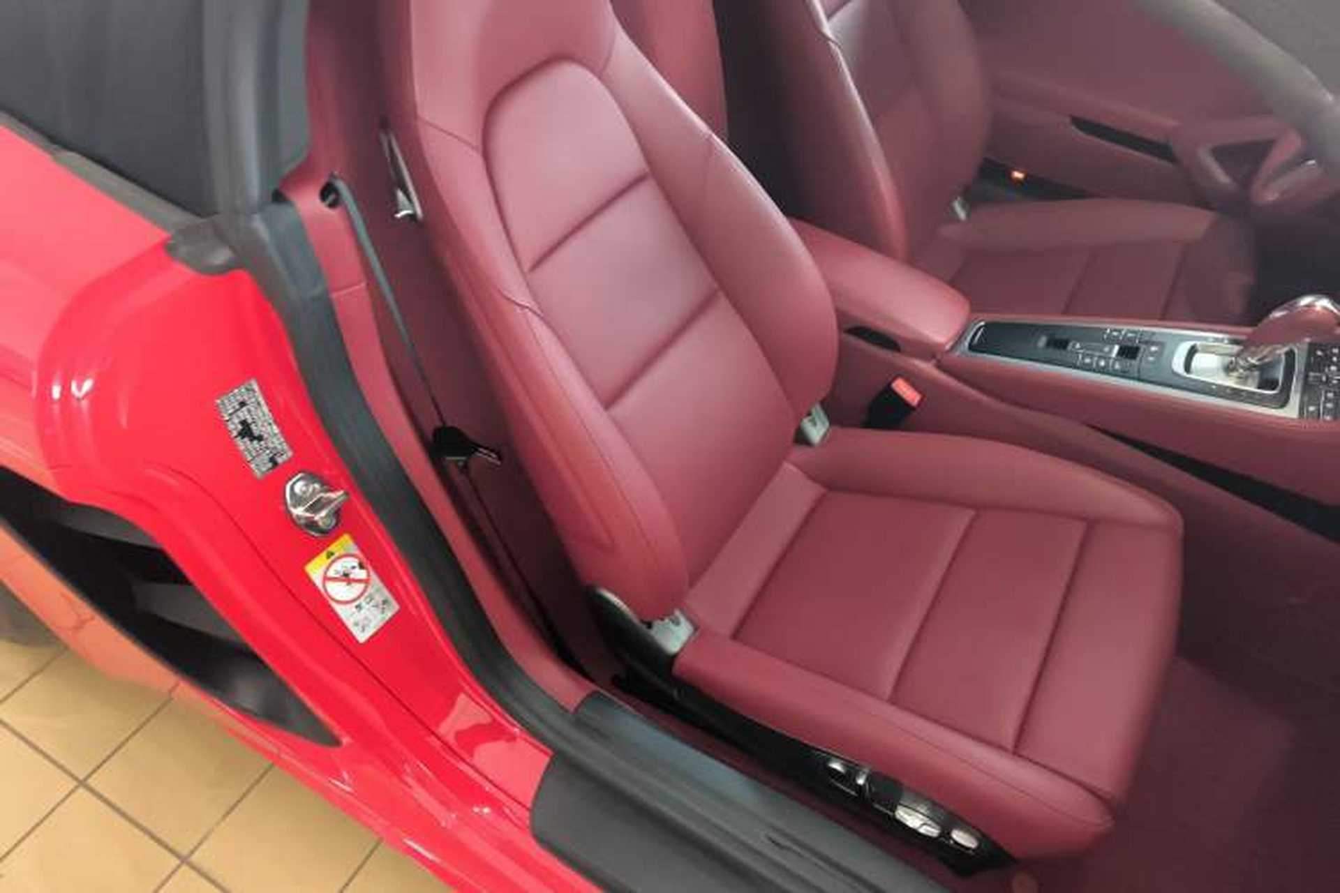 Used Porsche 718 2022 Boxster 2.0T Right Front Seat