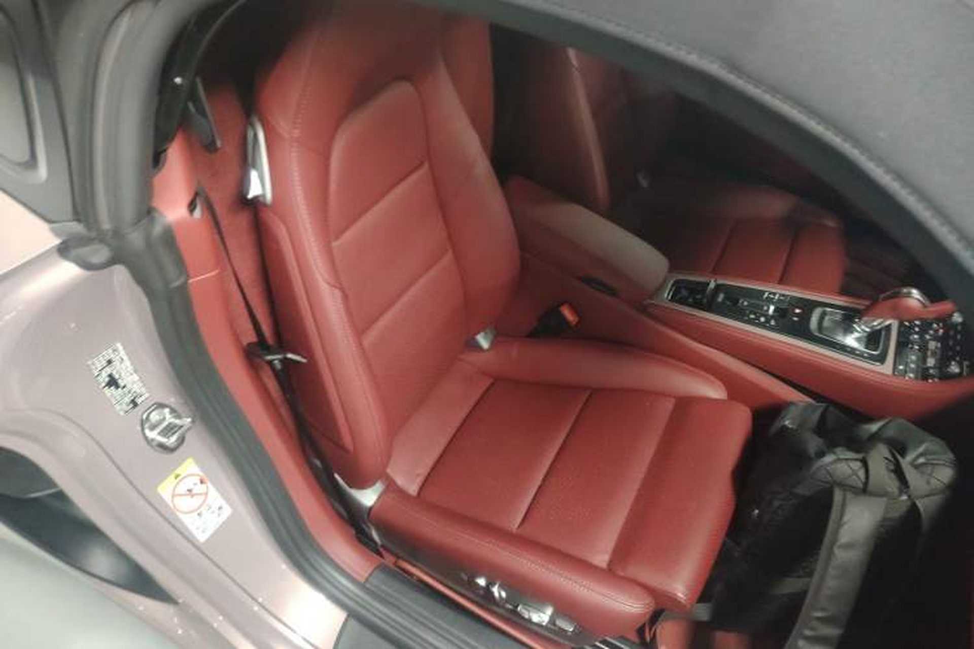 Used Porsche 718 2022 Spyder 2.0T Right Front Seat
