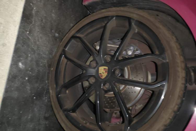 Used Porsche 718 2022 Boxster T 2.0T Right Front Wheel Hub