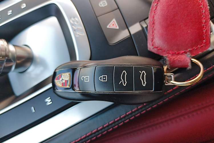 Used Porsche 718 2022 Cayman 2.0T Vehicle Key