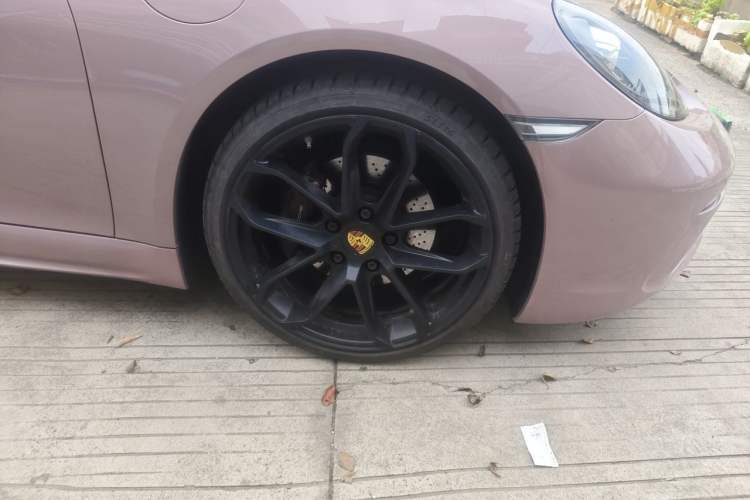 Used Porsche 718 2022 Boxster 2.0T Right Front Wheel Hub