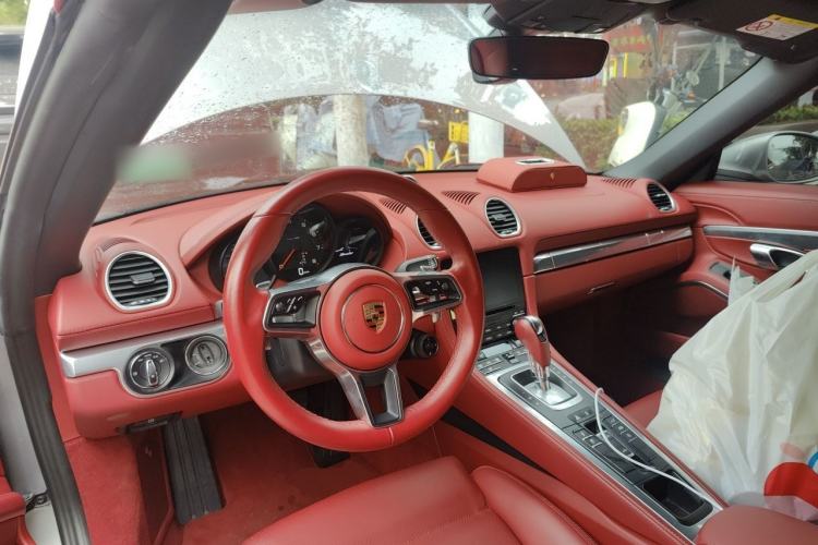 Used Porsche 718 2022 Boxster T 2.0T Center Console