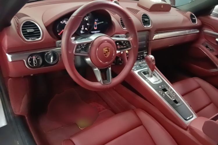 Used Porsche 718 2022 Boxster 2.0T Center Console
