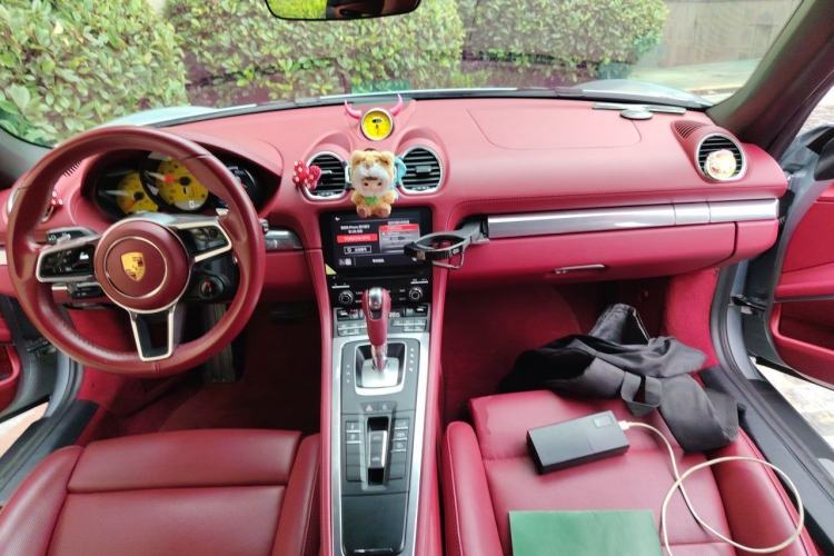 Used Porsche 718 2022 Boxster 2.0T Center Console