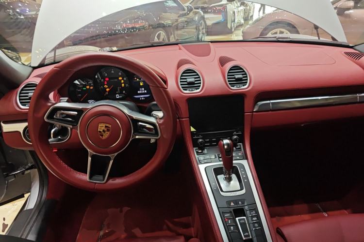 Used Porsche 718 2022 Boxster 2.0T Center Console