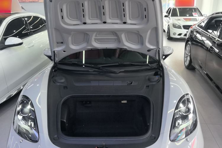 Used Porsche 718 2022 Cayman 2.0T Engine Bay