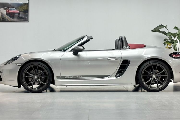 Used Porsche 718 2022 Boxster T 2.0T Exterior 2