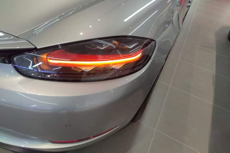 Used Porsche 718 2022 Boxster 2.0T Exterior 3