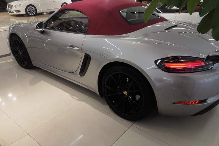 Used Porsche 718 2022 Boxster 2.0T Exterior 3