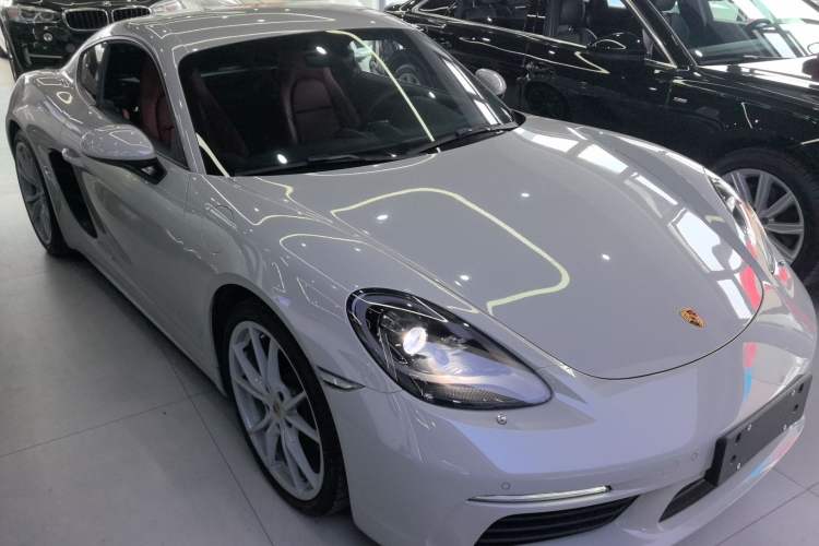 Used Porsche 718 2022 Cayman 2.0T Front Right 45 Deg
