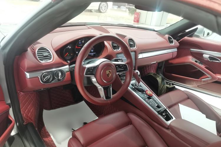 Used Porsche 718 2022 Boxster 2.0T Interior 2