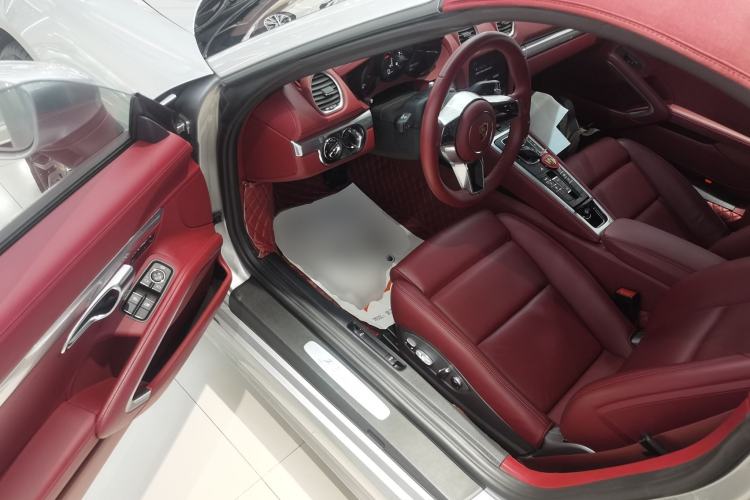 Used Porsche 718 2022 Boxster 2.0T Interior 3
