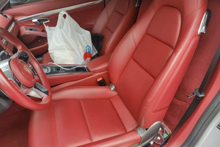 Used Porsche 718 2022 Boxster T 2.0T Left Front Seat