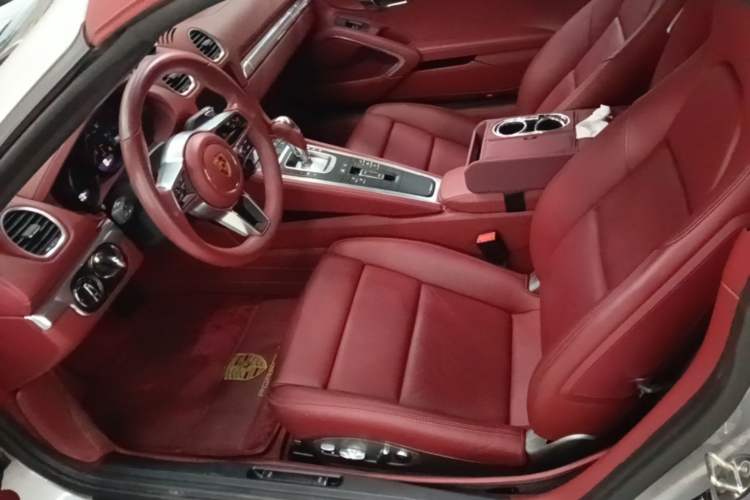 Used Porsche 718 2022 Boxster 2.0T Left Front Seat