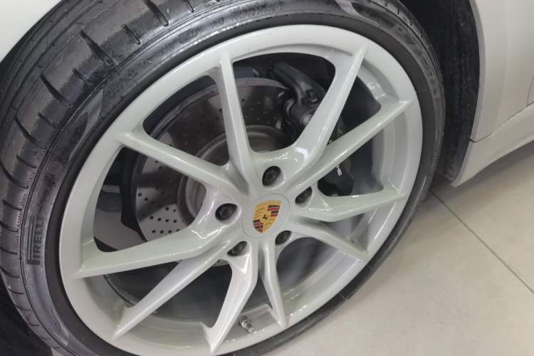 Used Porsche 718 2022 Cayman 2.0T Left Front Wheel Hub