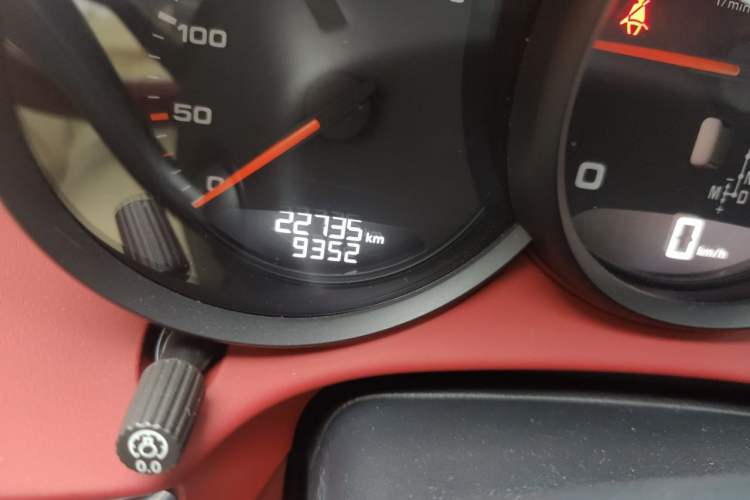 Used Porsche 718 2022 Boxster T 2.0T Odometer Close Up