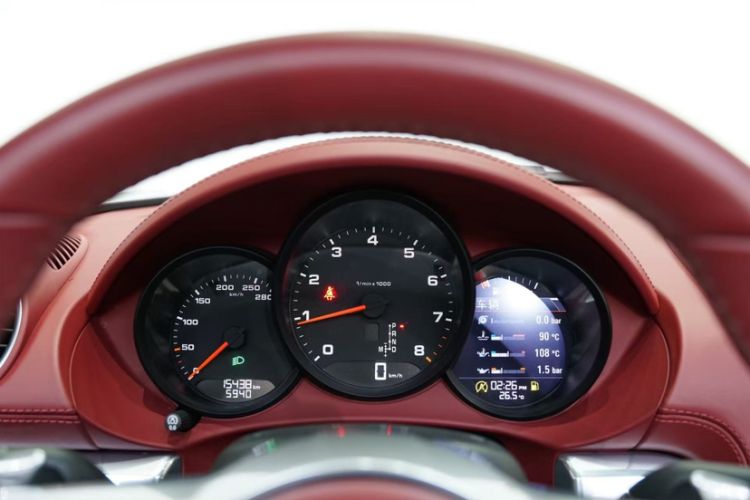 Used Porsche 718 2022 Boxster 2.0T Odometer Close Up