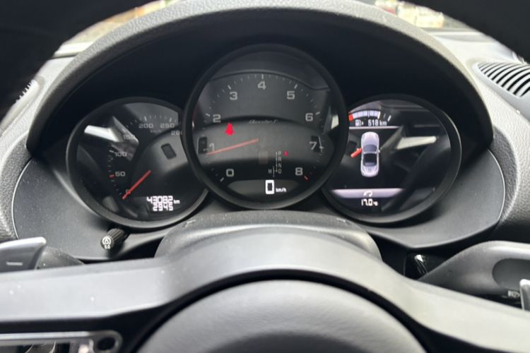 Used Porsche 718 2022 Boxster T 2.0T Odometer Close Up