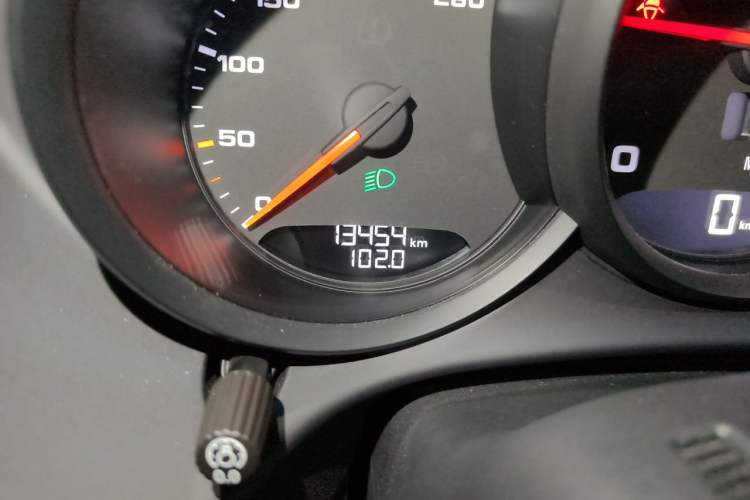 Used Porsche 718 2022 Boxster T 2.0T Odometer Close Up