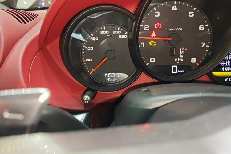 Used Porsche 718 2022 Boxster 2.0T Odometer Close Up