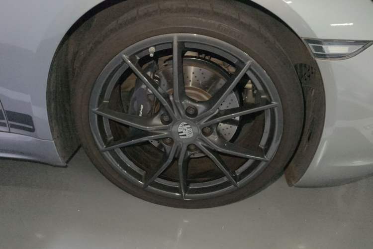 Used Porsche 718 2022 Boxster T 2.0T Right Front Wheel Hub