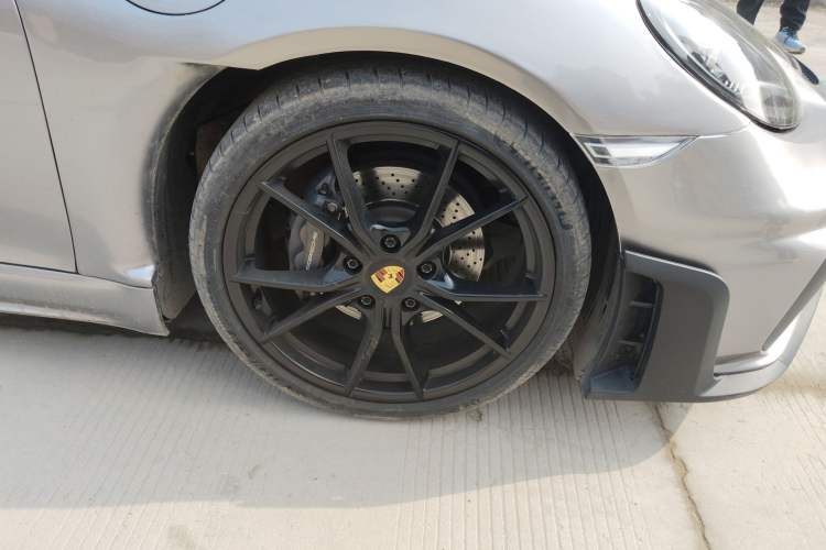 Used Porsche 718 2022 Boxster 2.0T Right Front Wheel Hub